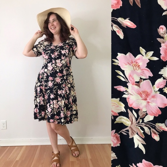 Vintage Dresses & Skirts - 💜 3 for $20! Vintage Pink Navy Floral Rayon Button Front Dress